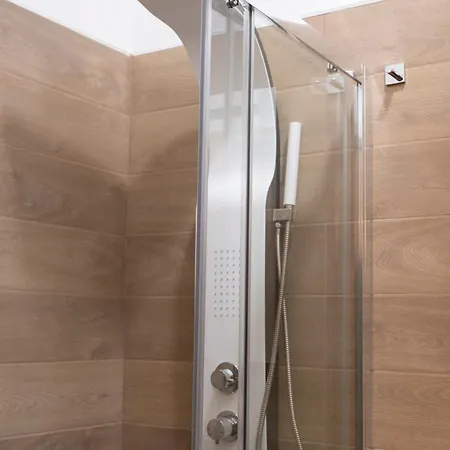 Al Console Depandance Con Jacuzzi Per Coppia Guest house