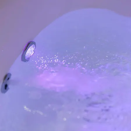 Al Console Depandance Con Jacuzzi Per Coppia